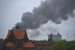John Schwachöfer , Brand rookwolken achter kerkgebouw