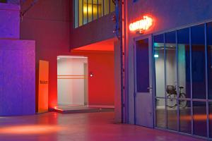 Mieke Jacobs, Cultuur centrum Weerstand Roermond, Kantoren blauw/rood