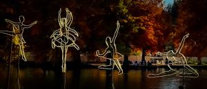 Jan Thijssen,4 Figuren belicht in avond zon